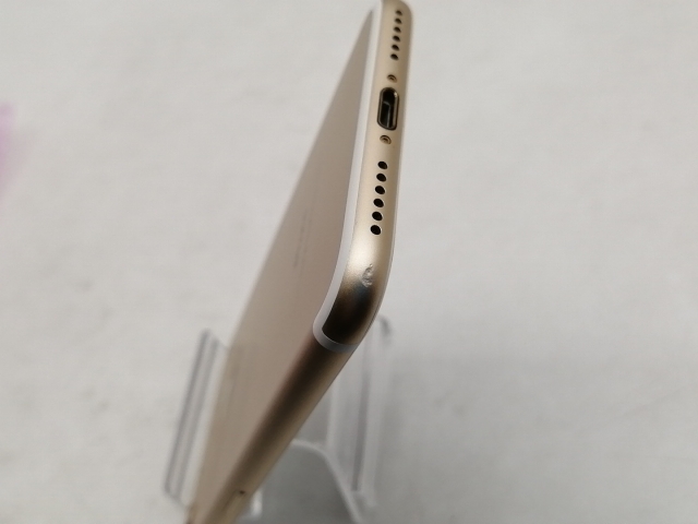 【中古】Apple docomo 【SIMロック解除済み】 iPhone 7 32GB ゴールド MNCG2J/A【仙台イービーンズ】保証期間１ヶ月【ランクC】_7