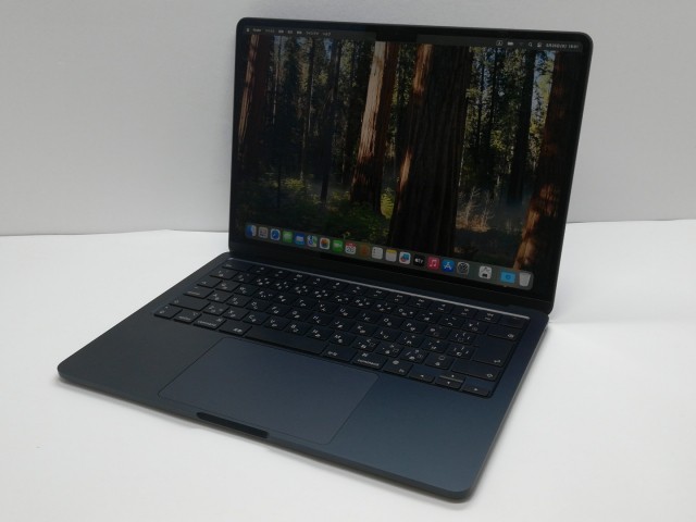 【中古】Apple MacBook Air 13インチ M2(CPU:8C/GPU:8C) 8GB/256GB ミッドナイト MLY33J/A (M2・2022)【仙台イービーンズ】保証期間１ヶ