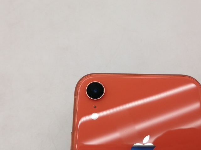 中古】Apple docomo 【SIMロック解除済み】 iPhone XR 128GB コーラル 