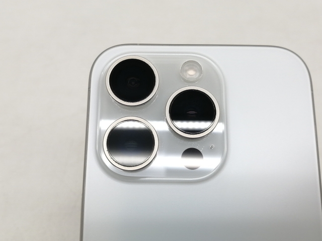 【中古】Apple 国内版 【SIMフリー】 iPhone 15 Pro 256GB ホワイトチタニウム MTUD3J/A【仙台イービーンズ】保証期間１ヶ月【ランクB】_6