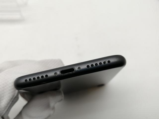 【中古】Apple SoftBank 【SIMロック解除済み】 iPhone 8 64GB スペースグレイ MQ782J/A【仙台イービーンズ】保証期間１ヶ月【ランクB】_7