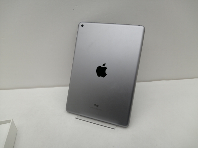 【中古】Apple 【Wi-Fi】 iPad（第5世代/2017） 32GB スペースグレイ MP2F2J/A【仙台イービーンズ】保証期間１ヶ月【ランクB】_1