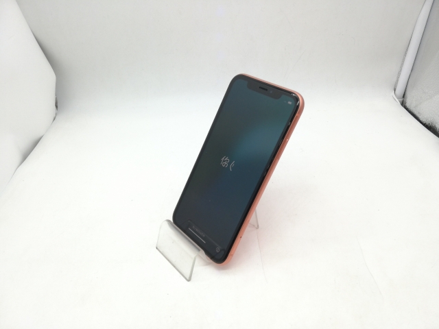 【中古】Apple docomo 【SIMロック解除済み】 iPhone XR 128GB コーラル MT0T2J/A【秋葉本店】保証期間１ヶ月【ランクC】