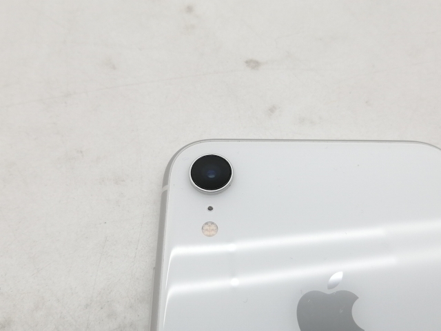 【中古】Apple SoftBank 【SIMロック解除済み】 iPhone XR 64GB ホワイト MT032J/A【仙台イービーンズ】保証期間１ヶ月【ランクC】_6
