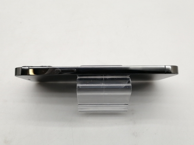 【中古】Apple docomo 【SIMロック解除済み】 iPhone 12 Pro 128GB グラファイト MGM53J/A【仙台イービーンズ】保証期間１ヶ月【ランクC】_3