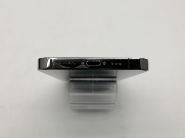 【中古】Apple docomo 【SIMロック解除済み】 iPhone 12 Pro 128GB グラファイト MGM53J/A【仙台イービーンズ】保証期間１ヶ月【ランクC】_4