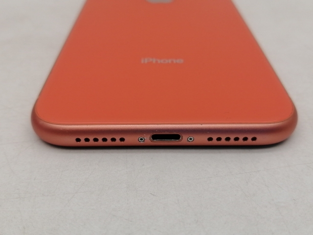【中古】Apple au 【SIMロック解除済み】 iPhone XR 64GB コーラル MT0A2J/A【仙台イービーンズ】保証期間１ヶ月【ランクC】_3