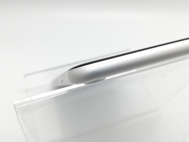 【中古】Apple iPhone SE（第2世代） 128GB ホワイト （国内版SIMロックフリー） MXD12J/A【鹿児島中町】保証期間１ヶ月【ランクB】