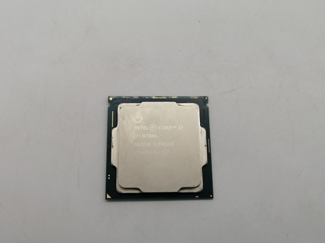 中古】Intel Core i7-8700K (3.7GHz/TB:4.7GHz) BOX LGA1151/6C/12T/L3 