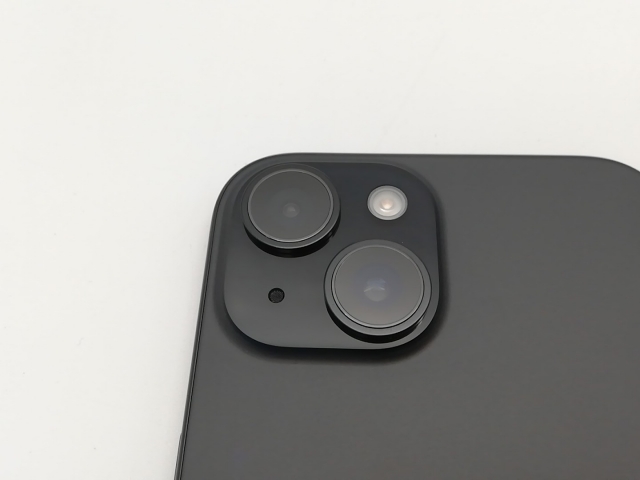 【中古】Apple docomo 【SIMフリー】 iPhone 15 128GB ブラック MTMH3J/A【鹿児島中町】保証期間１ヶ月【ランクB】
