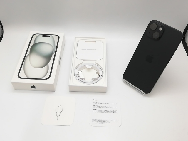 【中古】Apple docomo 【SIMフリー】 iPhone 15 128GB ブラック MTMH3J/A【鹿児島中町】保証期間１ヶ月【ランクB】