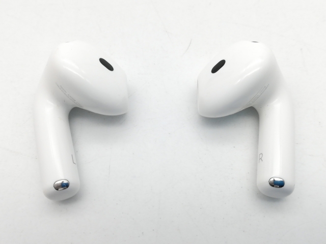 中古】Apple AirPods 4 アクティブノイズキャンセリング搭載モデル