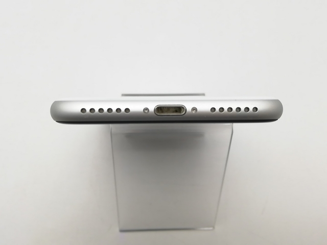【中古】Apple docomo 【SIMロック解除済み】 iPhone SE（第2世代） 64GB ホワイト MX9T2J/A【鹿児島中町】保証期間１ヶ月【ランクC】_4