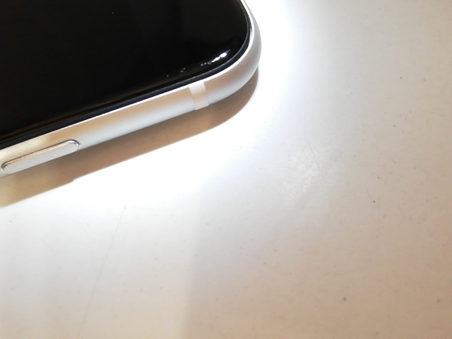 【中古】Apple docomo 【SIMロック解除済み】 iPhone SE（第2世代） 64GB ホワイト MX9T2J/A【鹿児島中町】保証期間１ヶ月【ランクC】_9