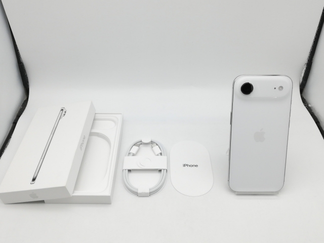 中古】Apple 国内版 【SIMフリー】 iPhone Air 256GB クラウドホワイト