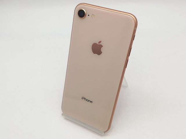 【中古】Apple au 【SIMロック解除済み】 iPhone 8 64GB ゴールド MQ7A2J/A【鹿児島中町】保証期間１ヶ月【ランクC】