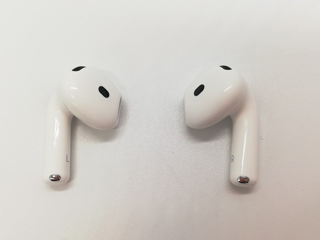 【中古】Apple AirPods 4 アクティブノイズキャンセリング搭載モデル MXP93J/A【福岡天神】保証期間１ヶ月【ランクB】