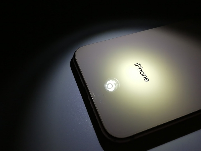 【中古】Apple SoftBank 【SIMロック解除済み】 iPhone 8 64GB ゴールド MQ7A2J/A【福岡天神】保証期間１ヶ月【ランクC】_9