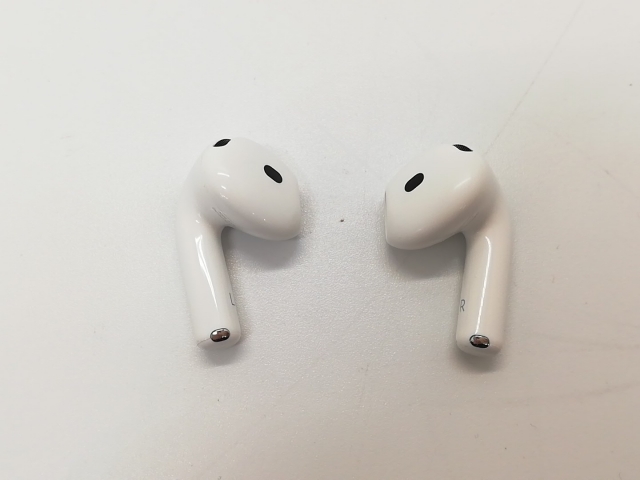 【中古】Apple AirPods 4 MXP63J/A【福岡筑紫】保証期間１ヶ月_1