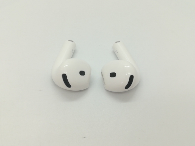 【中古】Apple AirPods 4 MXP63J/A【福岡天神】保証期間１ヶ月_2