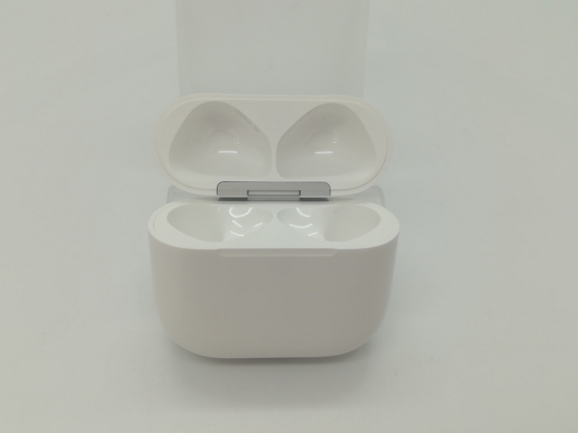 【中古】Apple AirPods 4 MXP63J/A【福岡天神】保証期間１ヶ月_4