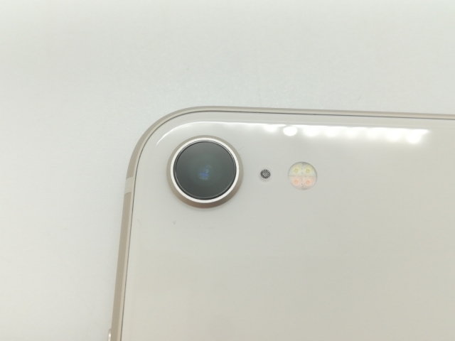 【中古】Apple docomo 【SIMフリー】 iPhone SE（第3世代） 64GB スターライト MMYD3J/A【福岡天神】保証期間１ヶ月【ランクB】_6