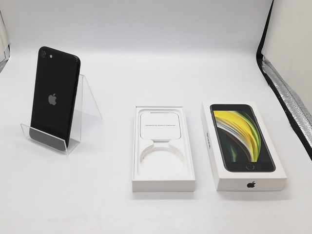 【中古】Apple SoftBank 【SIMロック解除済み】 iPhone SE（第2世代） 64GB ブラック MHGP3J/A（後期型番）【福岡天神】保証期間１ヶ月【ランクC】