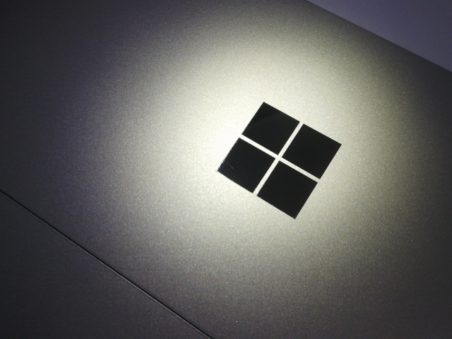 【中古】Microsoft Surface Go2 【Pentium Gold 4425Y 4G 64G(Flash)】 STV-00012【福岡天神】保証期間１ヶ月【ランクB】_3