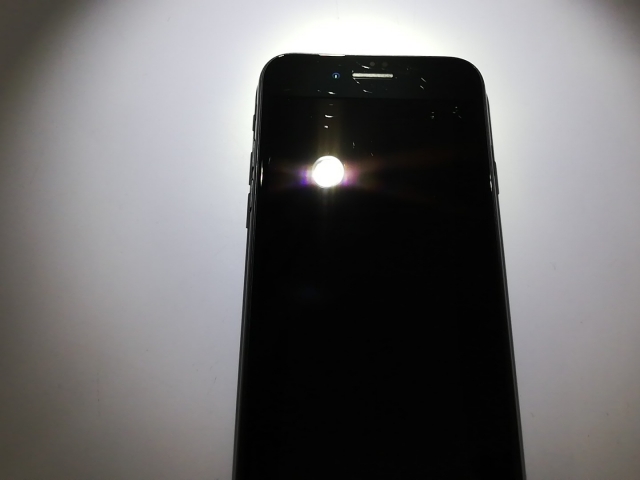 【中古】Apple SoftBank 【SIMロック解除済み】 iPhone SE（第2世代） 64GB ブラック MHGP3J/A（後期型番）【福岡天神】保証期間１ヶ月【ランクC】_3