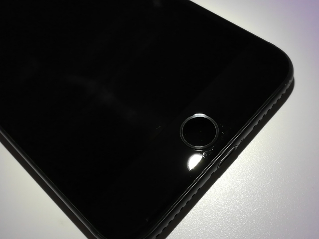 【中古】Apple SoftBank 【SIMロック解除済み】 iPhone 7 Plus 32GB ブラック MNR92J/A【福岡天神】保証期間１ヶ月【ランクB】_8