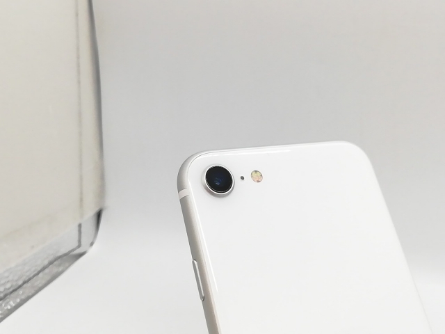 【中古】Apple docomo 【SIMロック解除済み】 iPhone SE（第2世代） 64GB ホワイト MHGQ3J/A（後期型番）【福岡天神】保証期間１ヶ月【ランクC】_6