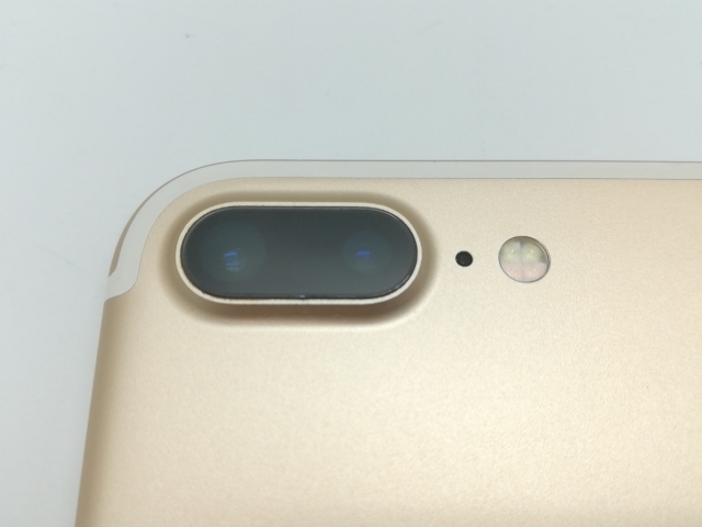 【中古】Apple SoftBank 【SIMロック解除済み】 iPhone 7 Plus 32GB ゴールド MNRC2J/A【博多】保証期間１ヶ月【ランクB】_6