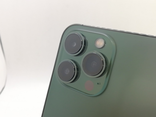 【中古】Apple docomo 【SIMフリー】 iPhone 13 Pro 256GB アルパイングリーン MNDY3J/A【熊本】保証期間１ヶ月【ランクB】_6
