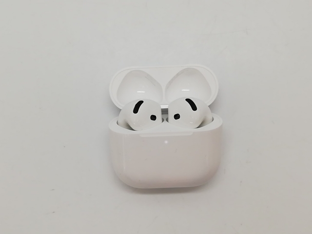 中古】Apple AirPods 4 アクティブノイズキャンセリング搭載モデル