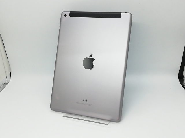【中古】Apple au 【SIMロック解除済み】 iPad（第6世代/2018） 32GB スペースグレイ MR6N2J/A【福岡天神】保証期間１ヶ月【ランクC】
