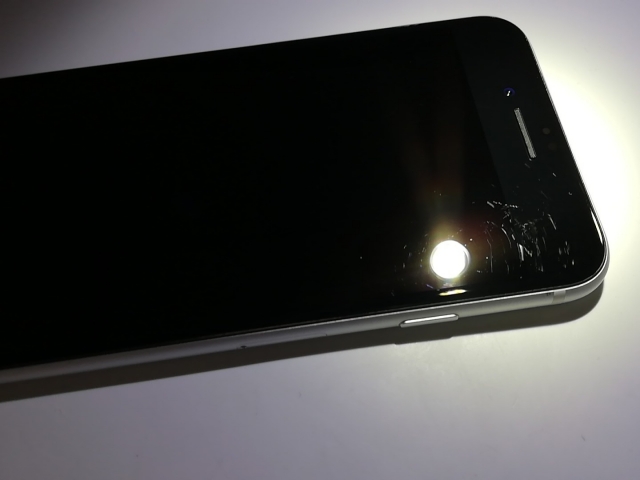 【中古】Apple docomo 【SIMロック解除済み】 iPhone SE（第2世代） 64GB ホワイト MHGQ3J/A（後期型番）【福岡天神】保証期間１ヶ月【ランクB】_3