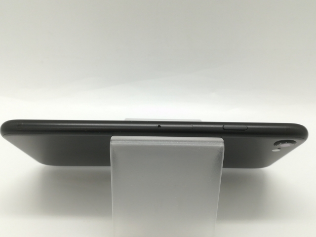 【中古】Apple SoftBank 【SIMロック解除済み】 iPhone SE（第2世代） 64GB ブラック MHGP3J/A（後期型番）【福岡天神】保証期間１ヶ月【ランクC】_3