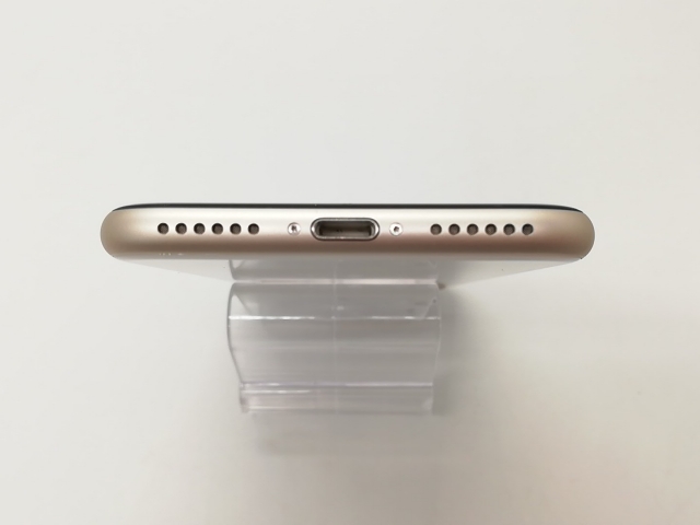 【中古】Apple SoftBank 【SIMフリー】 iPhone SE（第3世代） 64GB スターライト MMYD3J/A【福岡天神】保証期間１ヶ月【ランクB】 携帯電話本体
