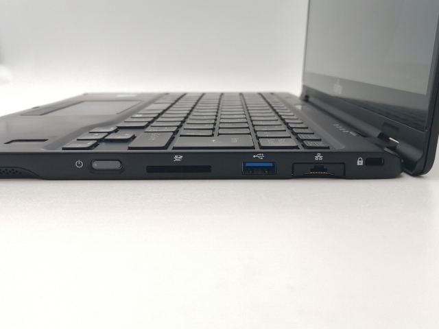 【中古】Fujitsu LIFEBOOK U U9311X/F FMVU35011 標準モデル Thunderbolt 4 対応モデル【三宮センター】保証期間１ヶ月【ランクC】