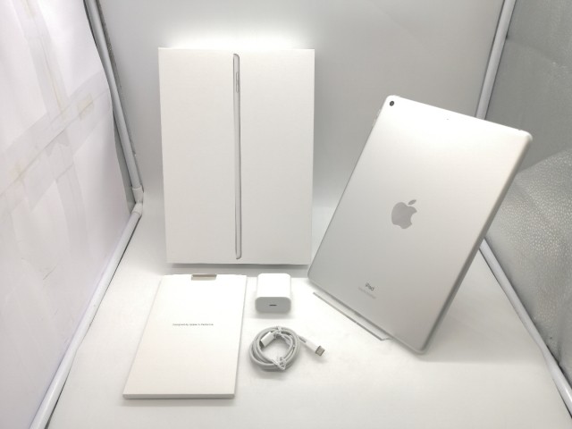 【中古】Apple iPad（第8世代） Wi-Fiモデル 32GB シルバー MYLA2J/A【熊本】保証期間１ヶ月【ランクA】