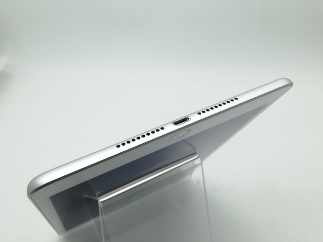 【中古】Apple au 【SIMロック解除済み】 iPad mini（第5世代/2019） 64GB シルバー MUX62J/A【柏】保証期間１ヶ月【ランクB】_4