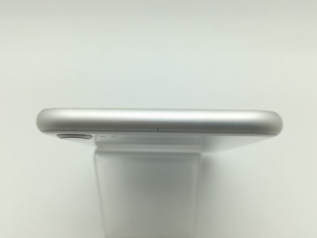 【中古】Apple au 【SIMロック解除済み】 iPhone 8 64GB シルバー MQ792J/A【OSU301】保証期間１ヶ月【ランクC】_2