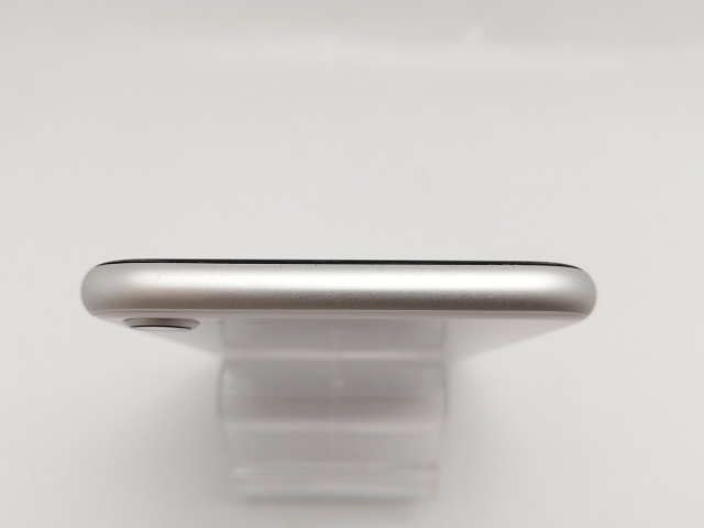 【中古】Apple au 【SIMロック解除済み】 iPhone SE（第2世代） 64GB ホワイト MHGQ3J/A（後期型番）【津田沼】保証期間１ヶ月【ランクC】_3