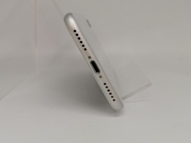 【中古】Apple au 【SIMロック解除済み】 iPhone 8 128GB シルバー MX1E2J/A【東池袋1丁目】保証期間１ヶ月【ランクC】_5
