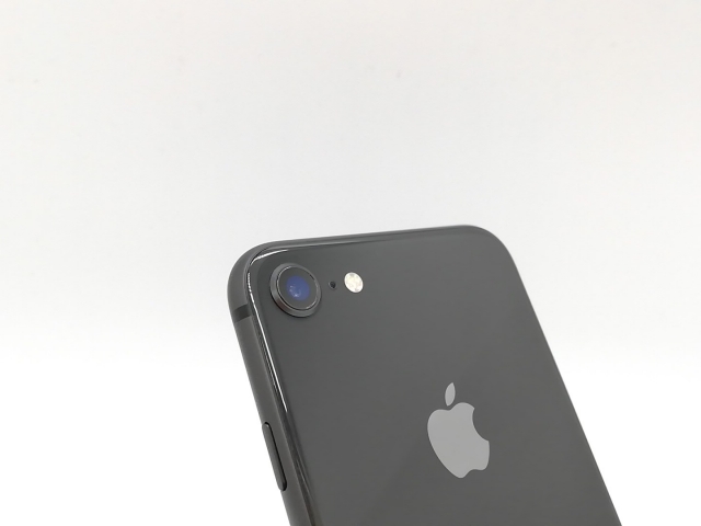 中古】Apple au 【SIMロック解除済み】 iPhone 8 64GB スペースグレイ 