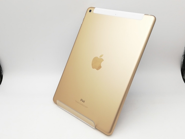 中古】Apple docomo 【SIMロック解除済み】 iPad（第5世代/2017） 32GB