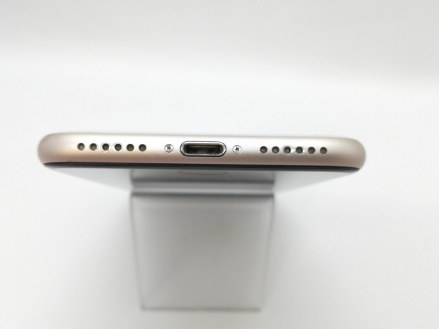 【中古】Apple SoftBank 【SIMフリー】 iPhone SE（第3世代） 128GB スターライト MMYG3J/A【川崎駅前】保証期間１ヶ月【ランクB】_4