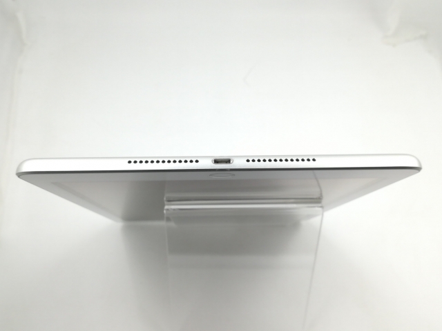 【中古】Apple 【Wi-Fi】 iPad（第6世代/2018） 32GB シルバー MR7G2J/A【千葉】保証期間１ヶ月【ランクC】_4