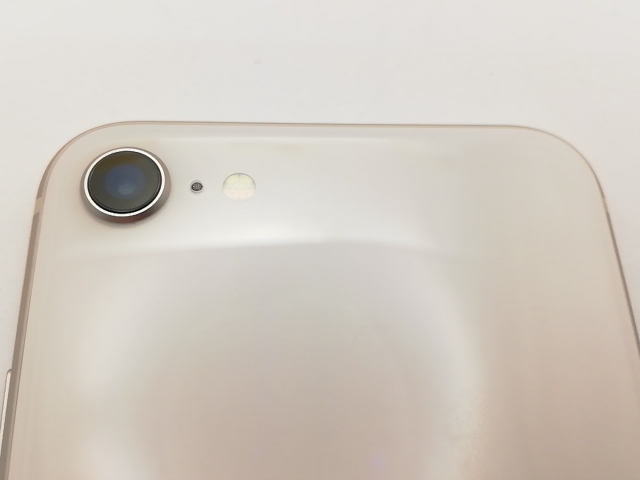 【中古】Apple au 【SIMフリー】 iPhone SE（第3世代） 64GB スターライト MMYD3J/A【秋葉3号】保証期間１ヶ月【ランクA】_2