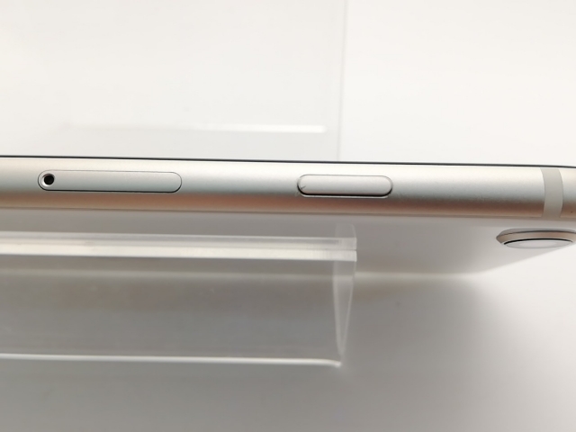 【中古】Apple au 【SIMフリー】 iPhone SE（第3世代） 64GB スターライト MMYD3J/A【秋葉3号】保証期間１ヶ月【ランクA】_3